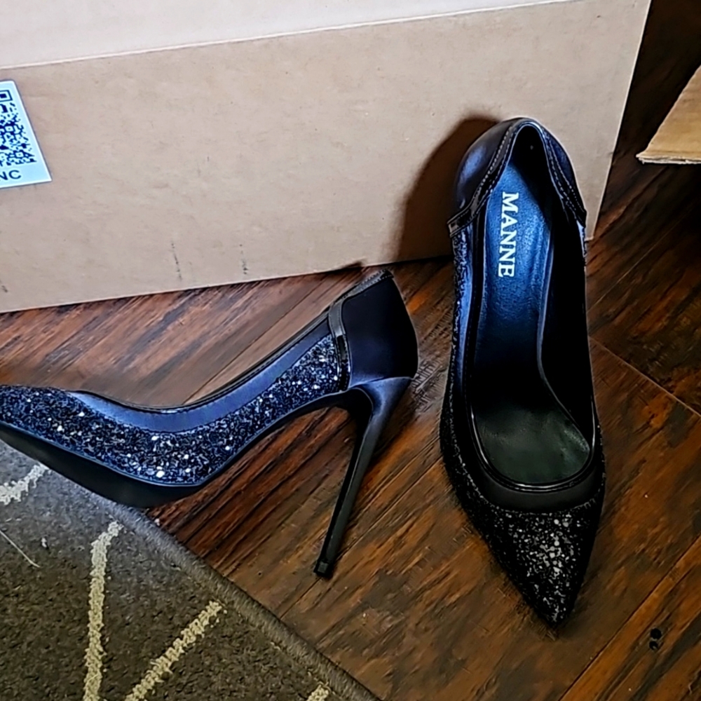 New Vintage Manne heels size 8.5